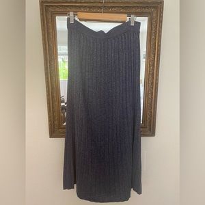 Banana Republic. Wool pleated midi skirt pull-on.